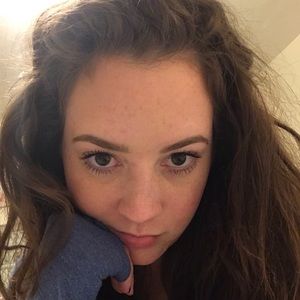 Meet your Posher, Issy